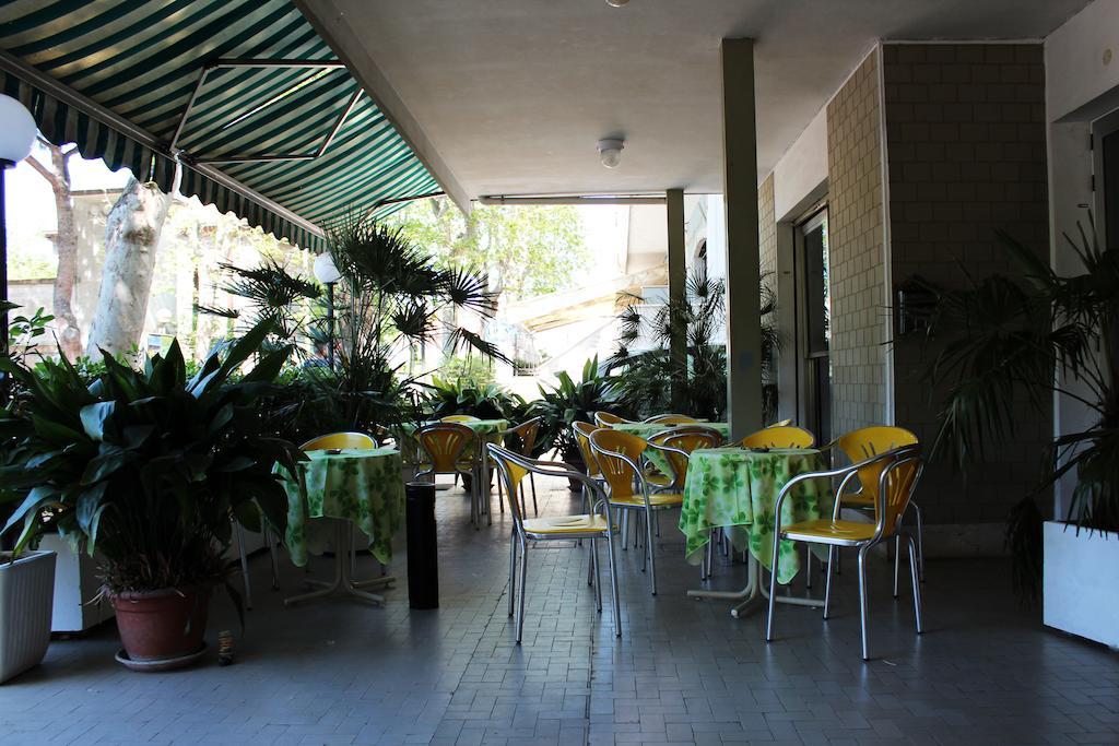 Hotel Leda ريميني المظهر الخارجي الصورة