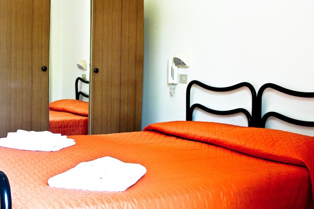 Hotel Leda ريميني الغرفة الصورة