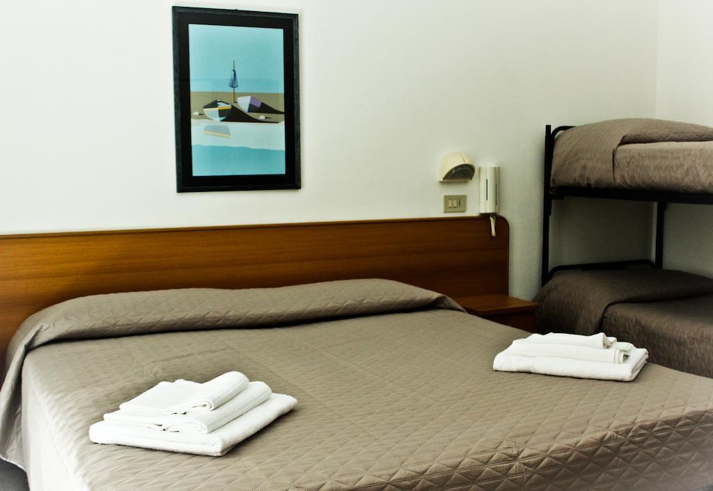 Hotel Leda ريميني الغرفة الصورة